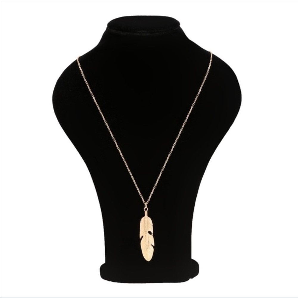 🔅CCO🔅 5⭐️RATED⭐️ Gold Leaf Pendant Necklace - Picture 4 of 5